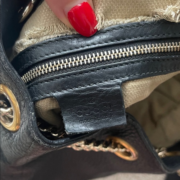 Gucci Black Pebbled Leather Shoulder Bag with Gold Chains - Picture 12 of 13